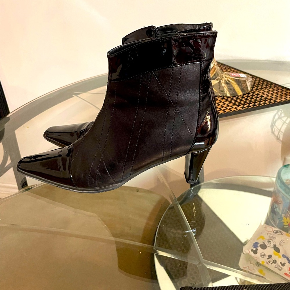 Vaneli, black leather women Shoe, size 9